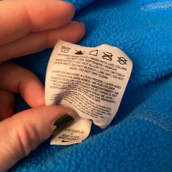 Nike women’s blue pullover hooded sweatshirt hoodie in size medium - Picture 8 of 8